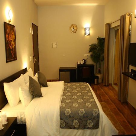 Anandam Clarks Inn Suites Vrindavan Vrindāvan Exterior foto