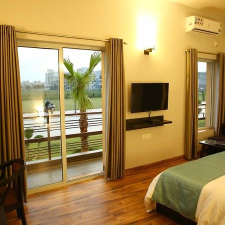 Anandam Clarks Inn Suites Vrindavan Vrindāvan Exterior foto