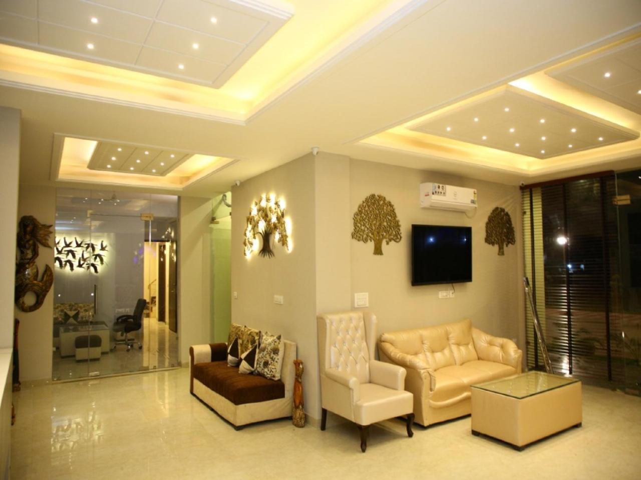 Anandam Clarks Inn Suites Vrindavan Vrindāvan Exterior foto