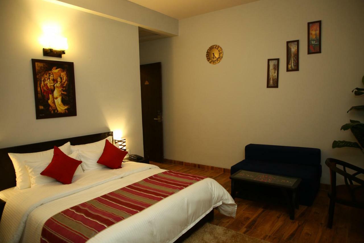 Anandam Clarks Inn Suites Vrindavan Vrindāvan Exterior foto