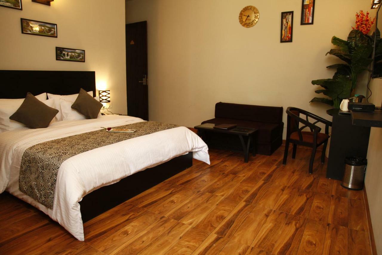 Anandam Clarks Inn Suites Vrindavan Vrindāvan Exterior foto