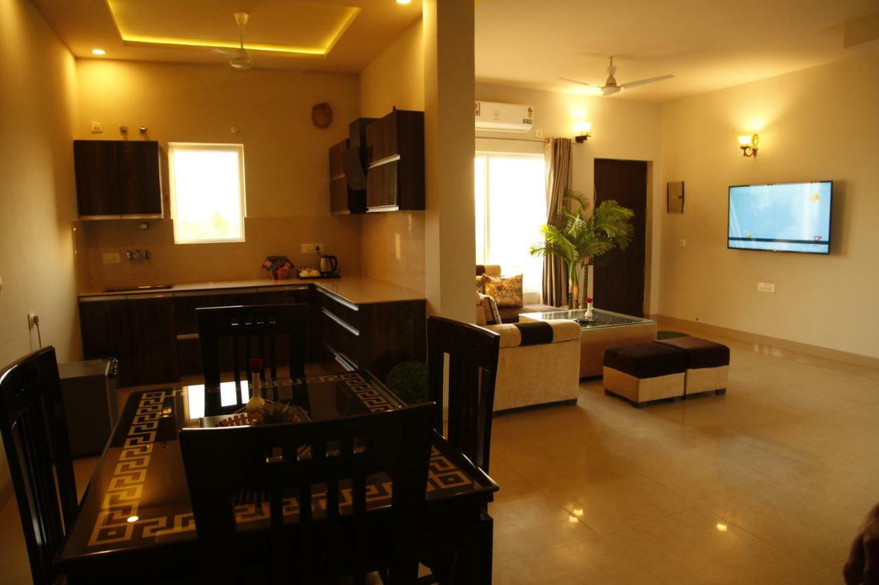 Anandam Clarks Inn Suites Vrindavan Vrindāvan Exterior foto