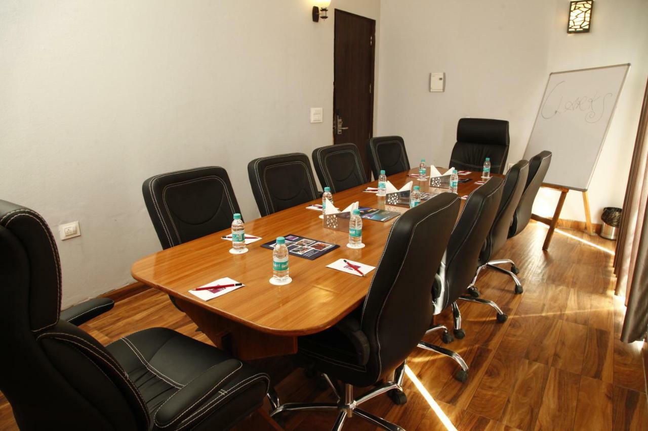 Anandam Clarks Inn Suites Vrindavan Vrindāvan Exterior foto