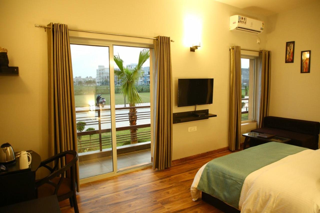 Anandam Clarks Inn Suites Vrindavan Vrindāvan Exterior foto